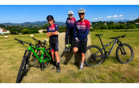 ☀️🚴‍♂️ Nos nouvelles tenues sont arrivées avec le soleil ! 🚴‍♀️☀️